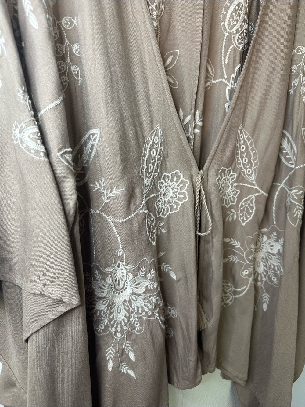 J. Jill Taupe Embroidered Boho Kimono Cardigan with Cream Stitching XL-3X - Picture 2 of 5